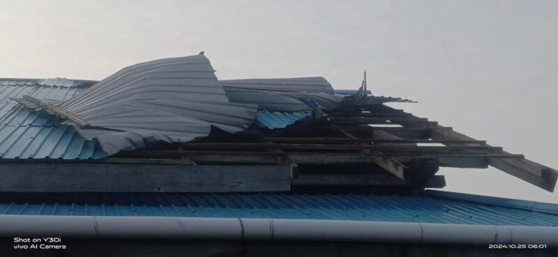 Di Terjang Angin Kencang Lima Rumah Warga Rusak