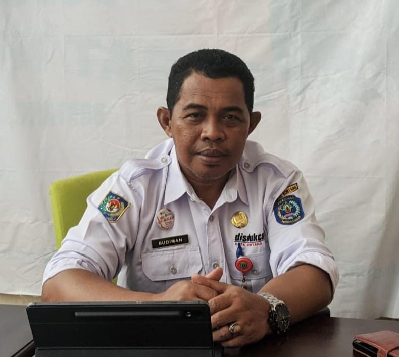 Foto: Kepala Disdukcapil Kota Bontang, Budiman (iknnews.co)