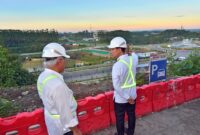 Foto: Wapres Gibran bersama Kepala OIKN, Basuki Hadimuljono saat meninjau pembangunan OIKN.