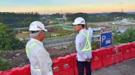 Foto: Wapres Gibran bersama Kepala OIKN, Basuki Hadimuljono saat meninjau pembangunan OIKN.