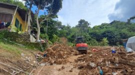 Kondisi pasca bencana longsor yang terjadi di Jalan Gerilya, Gang Keluarga, Kota Samarinda, Selasa (27/5) lalu. (dok. iknnews.co/Rara)