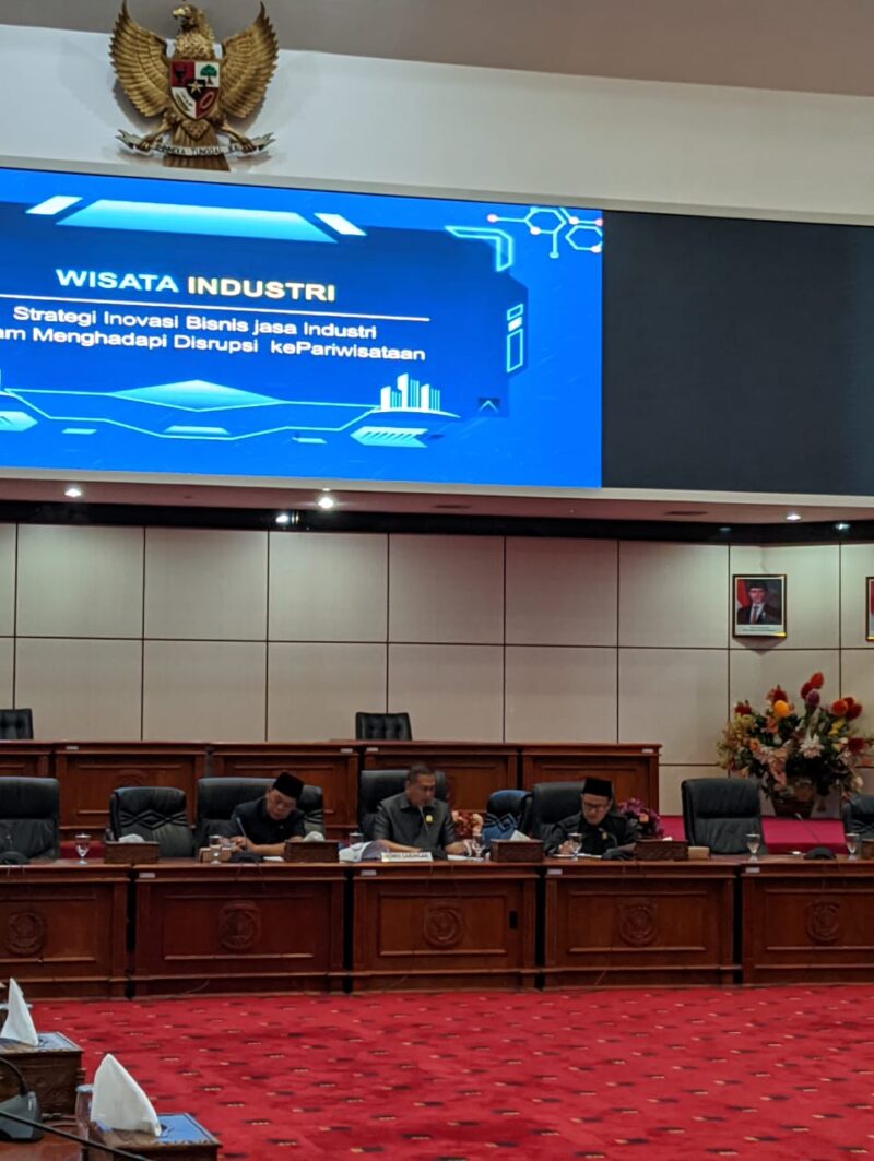 Foto : Rapat Gabungan DPRD Bontang, Disporapar, Kominfo, Disdik Dan Masata