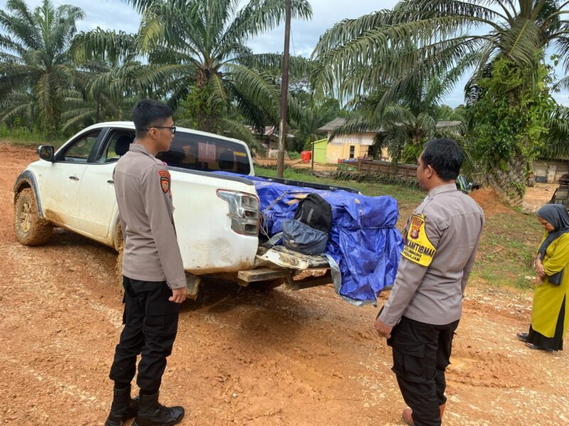 Foto: Saat pihak Polres PPU melakukan evakuasi. (HumasPPU)