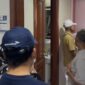 Tangkapan layar video beredar di sosial media, empat jemaah haji asal Indonesia ketahuan merokok di hotel Mekkah. (Dok.istimewa)