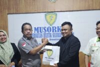 Foto: Ketua Terpilih Cabor PASI, Deni Budiman (Kanan Kedua) dan Ketua Koni Bontang, Jamaludin (Kiri Kedua). (Rn)