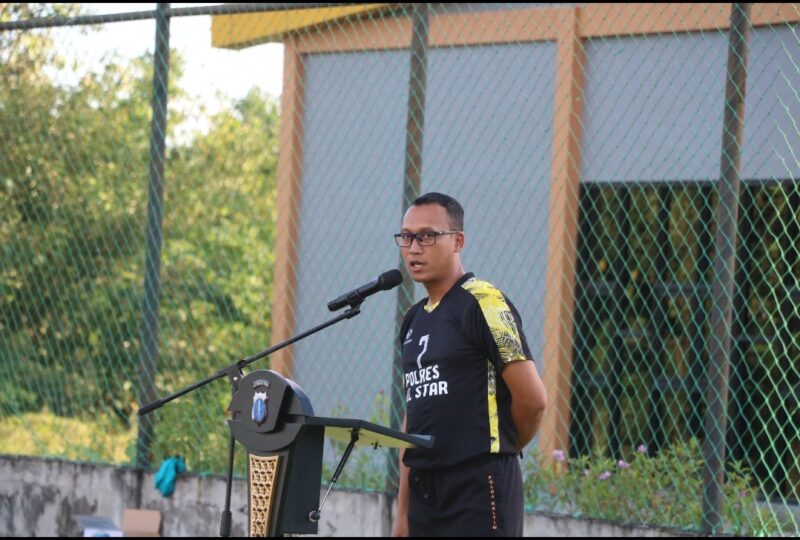 Foto: Kapolres PPU, Alek Danantara membuka Turnamen Mini Soccer. 