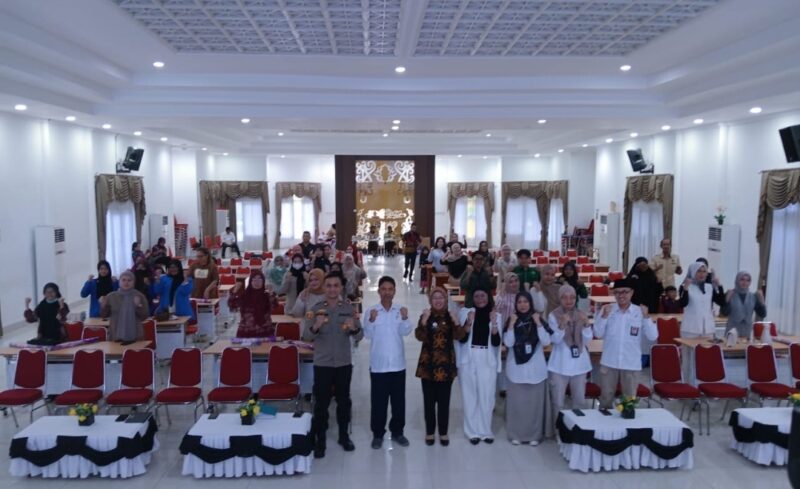 Gerakan aksi melawan bersatu awasi produk kosmetik ilegal Bontang, Kamis (19/6/2025). (Dok. IKNNews.co/Nurlinda)