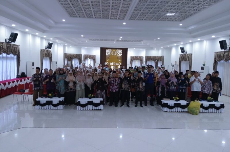 Foto bersama usai peluncuran aplikasi 