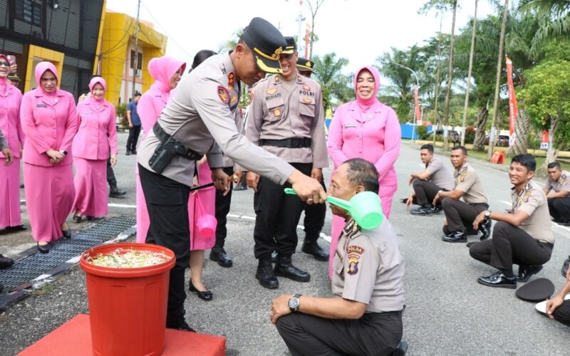Foto: Upacara pelantikan 33 personel Polres PPU. (Humas)