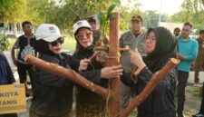Wali Kota Bontang, Neni Moerniaeni didampingi Sekda Bontang Aji Erlinawaty dan Ketua TP PKK Bontang, Nur Kalbi Agus Haris. (Istimewa)
